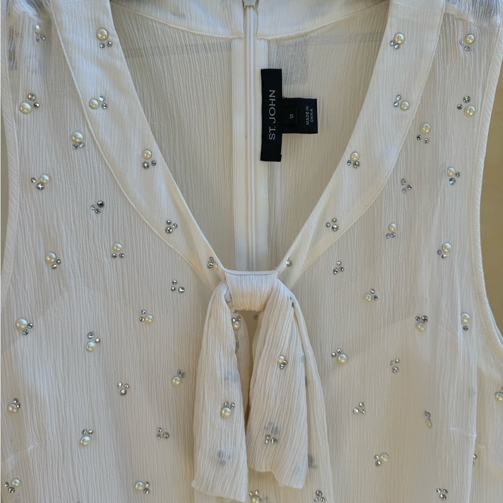 St. John V-Neck Tie Front Sleeveless Blouse size M - Picture 2 of 6